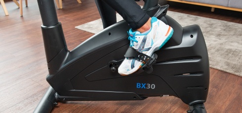 Vélo d'appartement cardiostrong BX30 Mouvement ergonomique, utilisation simple