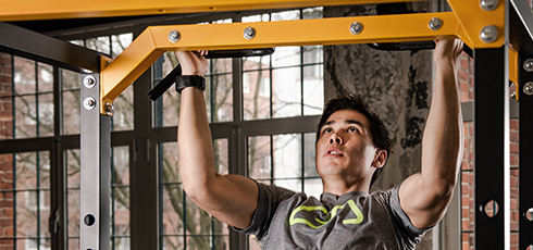 Cage à squat Darwin Power rack Ingénieuse : barre de traction avec 5 possibilités de préhension